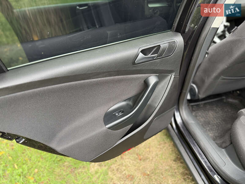 Седан Volkswagen Passat 2010 в Стрию