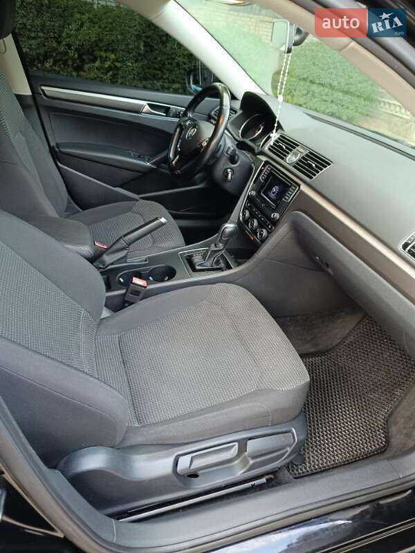 Седан Volkswagen Passat 2016 в Львове