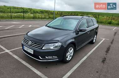 Универсал Volkswagen Passat 2011 в Ровно