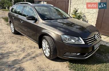 Універсал Volkswagen Passat 2012 в Харкові
