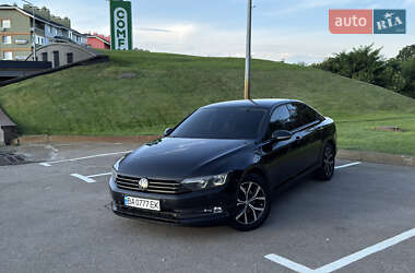 Седан Volkswagen Passat 2016 в Києві
