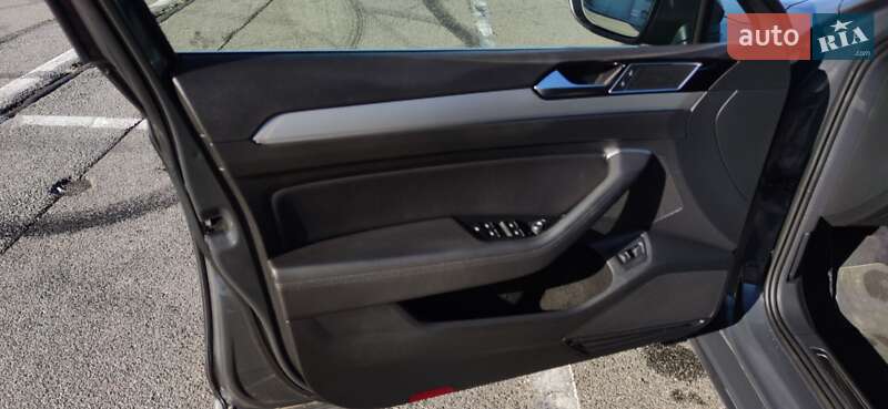 Универсал Volkswagen Passat 2015 в Нетешине