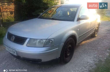 Седан Volkswagen Passat 2000 в Володимирі