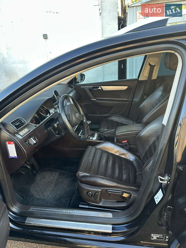 Універсал Volkswagen Passat 2012 в Черкасах