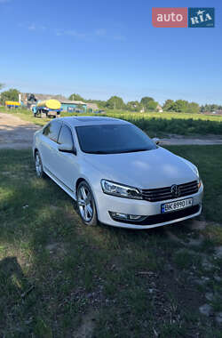 Седан Volkswagen Passat 2014 в Дубно