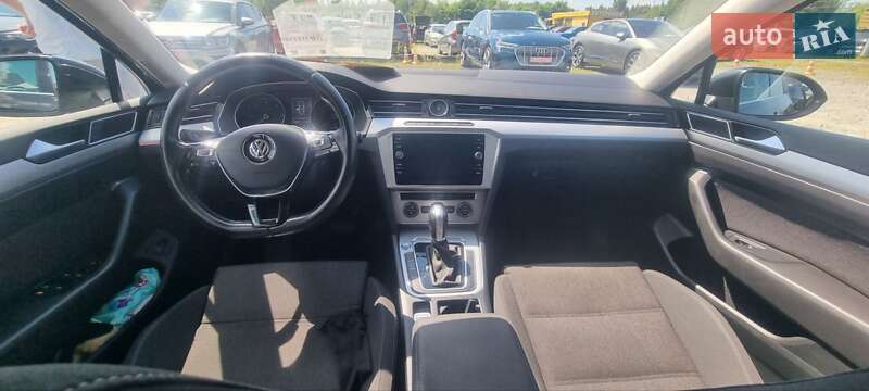 Универсал Volkswagen Passat 2018 в Львове фото 14 Универсал Volkswagen Passat 2018 в Львове
