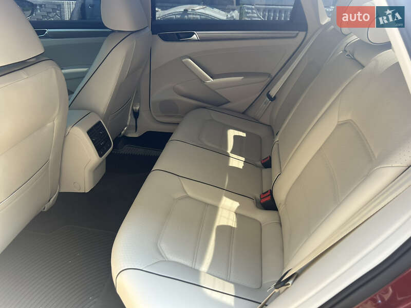 Седан Volkswagen Passat 2017 в Дніпрі