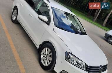 Универсал Volkswagen Passat 2012 в Львове