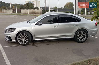 Седан Volkswagen Passat 2018 в Киеве