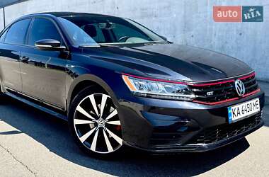 Седан Volkswagen Passat 2018 в Киеве
