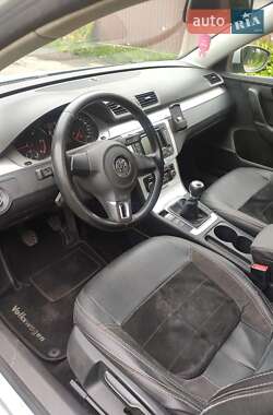 Универсал Volkswagen Passat 2011 в 