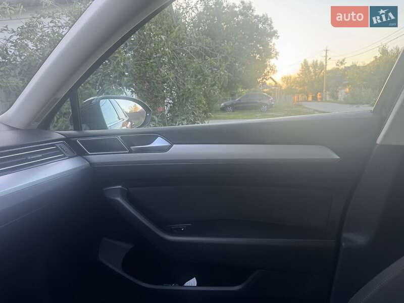 Универсал Volkswagen Passat 2015 в Харькове