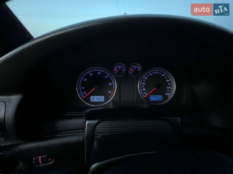 Седан Volkswagen Passat 2002 в Кропивницькому