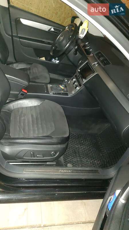 Універсал Volkswagen Passat 2012 в Полонному
