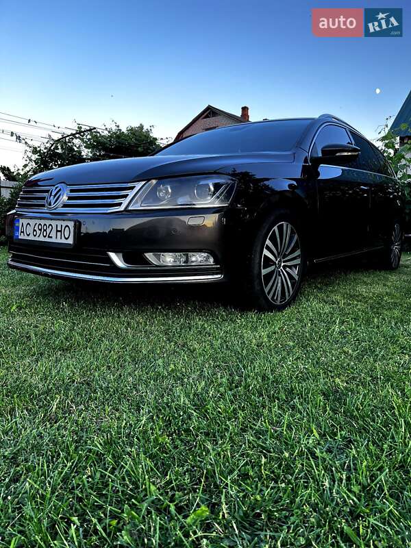 Універсал Volkswagen Passat 2014 в Луцьку