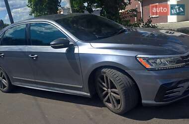 Седан Volkswagen Passat 2016 в Києві