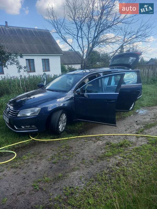 Универсал Volkswagen Passat 2011 в Буче