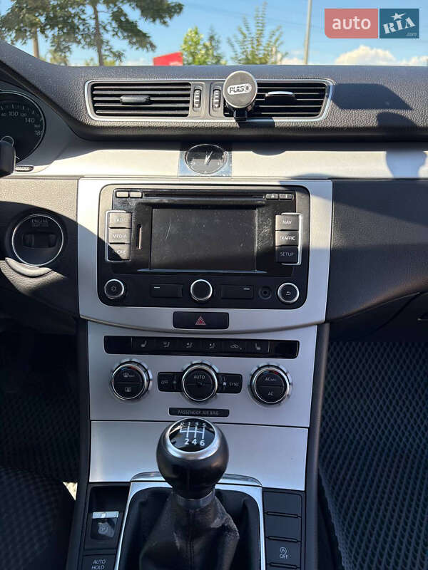 Универсал Volkswagen Passat 2011 в Коломые