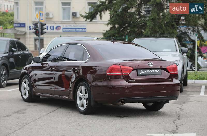 Седан Volkswagen Passat 2013 в Харькове