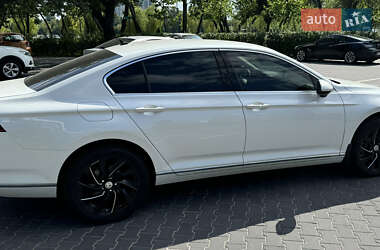 Седан Volkswagen Passat 2018 в 