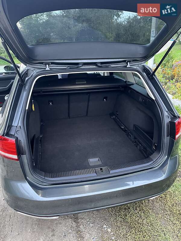 Универсал Volkswagen Passat 2017 в Хмельницком