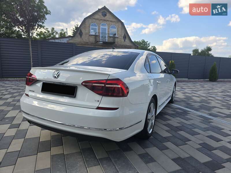 Седан Volkswagen Passat 2018 в Киеве
