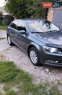 Універсал Volkswagen Passat 2012 в Конотопі