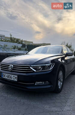Універсал Volkswagen Passat 2016 в Рівному