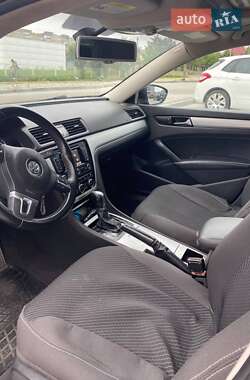 Седан Volkswagen Passat 2011 в 
