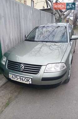 Седан Volkswagen Passat 2003 в Овидиополе