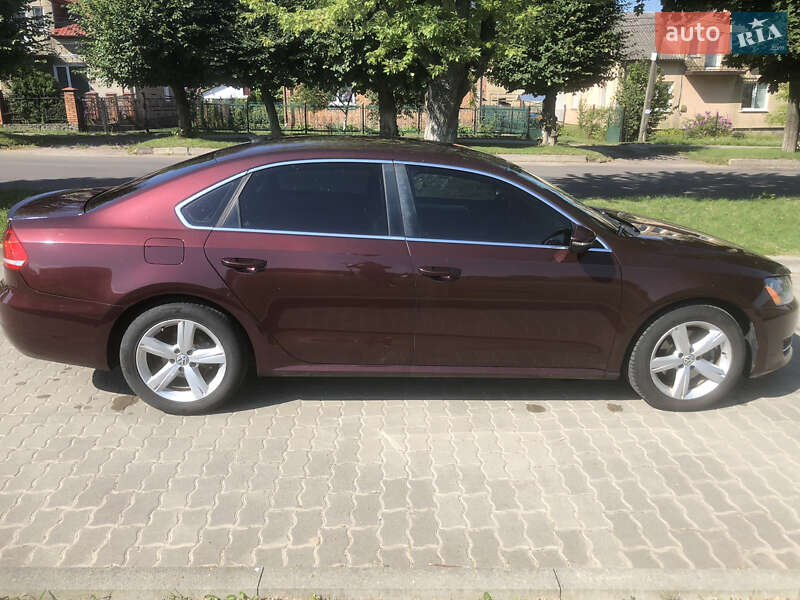 Седан Volkswagen Passat 2012 в Сокалі