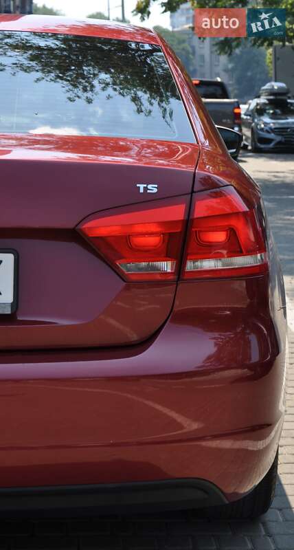 Седан Volkswagen Passat 2015 в Одессе