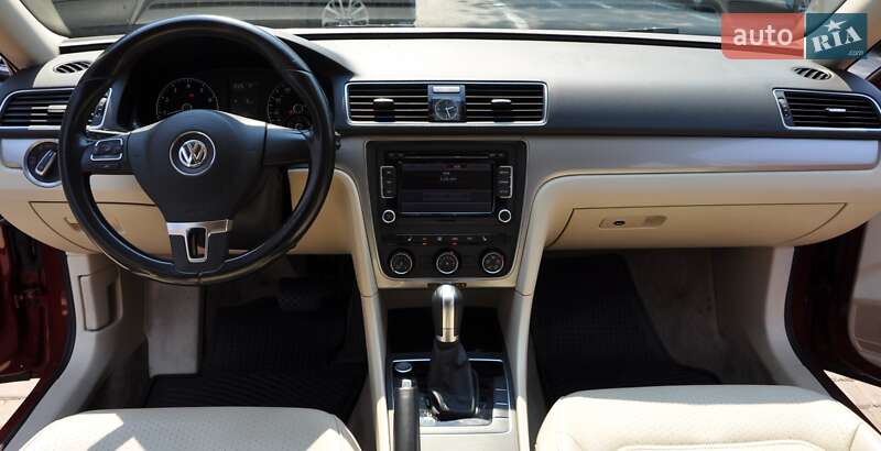 Седан Volkswagen Passat 2015 в Одессе