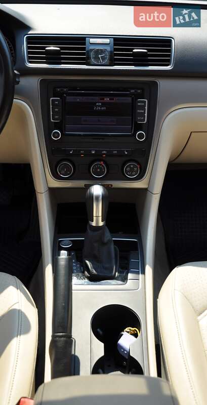 Седан Volkswagen Passat 2015 в Одессе