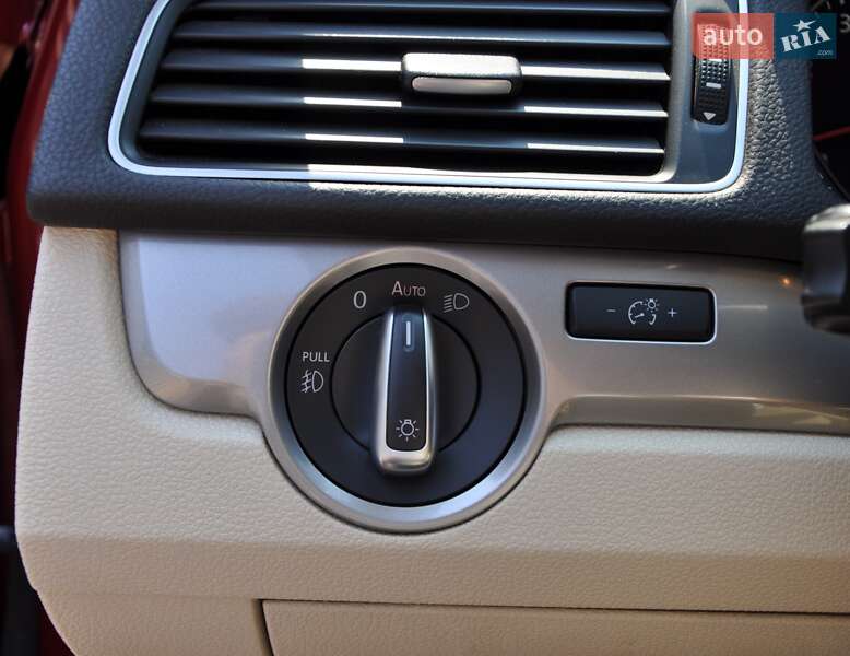 Седан Volkswagen Passat 2015 в Одессе