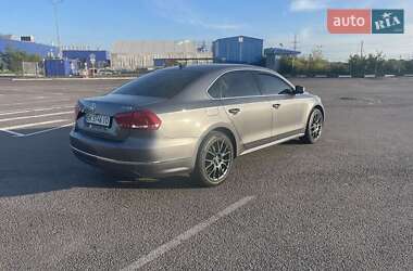 Седан Volkswagen Passat 2014 в Хмельницком