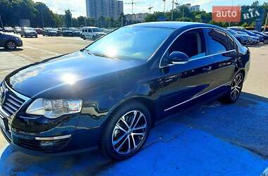Седан Volkswagen Passat 2005 в Киеве