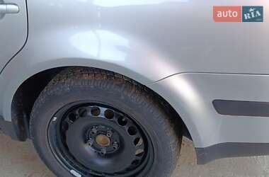 Седан Volkswagen Passat 2001 в 