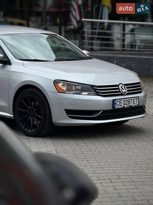 Седан Volkswagen Passat 2015 в Черновцах