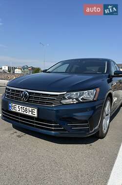 Седан Volkswagen Passat 2018 в Киеве