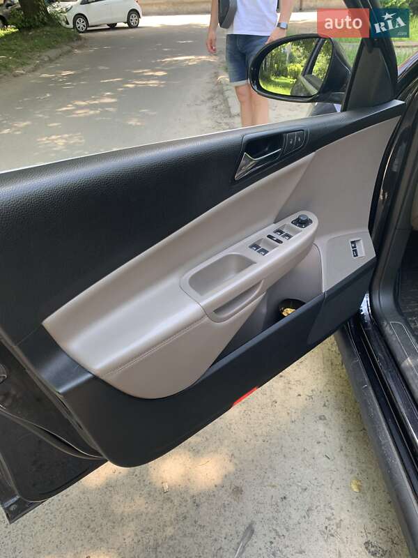 Универсал Volkswagen Passat 2007 в Луцке фото 10 Универсал Volkswagen Passat 2007 в Луцке