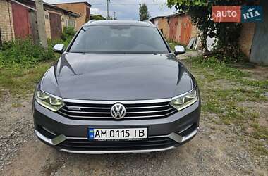 Універсал Volkswagen Passat 2016 в Житомирі