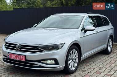 Универсал Volkswagen Passat 2021 в Киеве