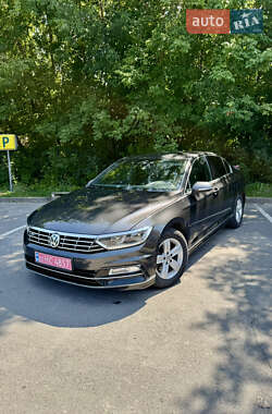 Седан Volkswagen Passat 2019 в Кам'янець-Подільському