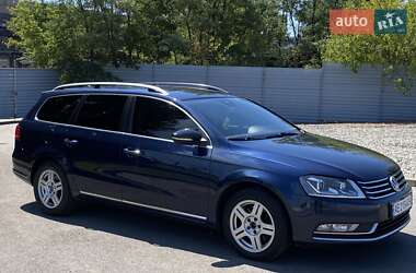 Універсал Volkswagen Passat 2013 в Дніпрі