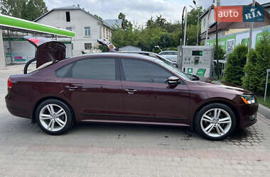 Седан Volkswagen Passat 2013 в Івано-Франківську
