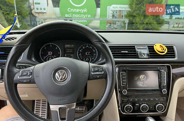 Седан Volkswagen Passat 2013 в Ивано-Франковске