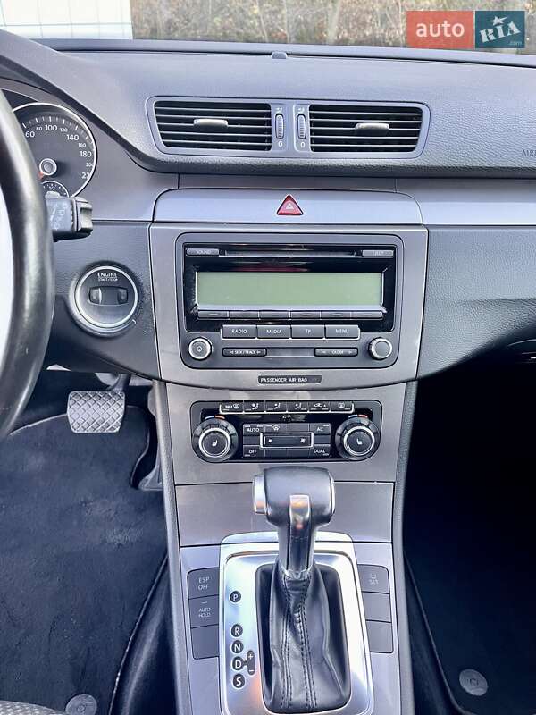 Універсал Volkswagen Passat 2010 в Києві