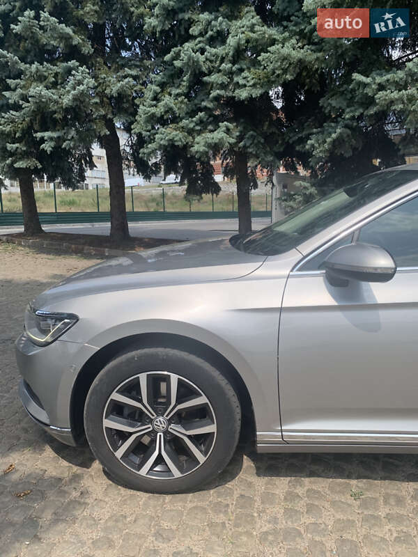 Седан Volkswagen Passat 2016 в Кропивницком