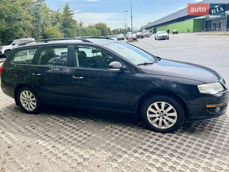 Універсал Volkswagen Passat 2010 в Києві